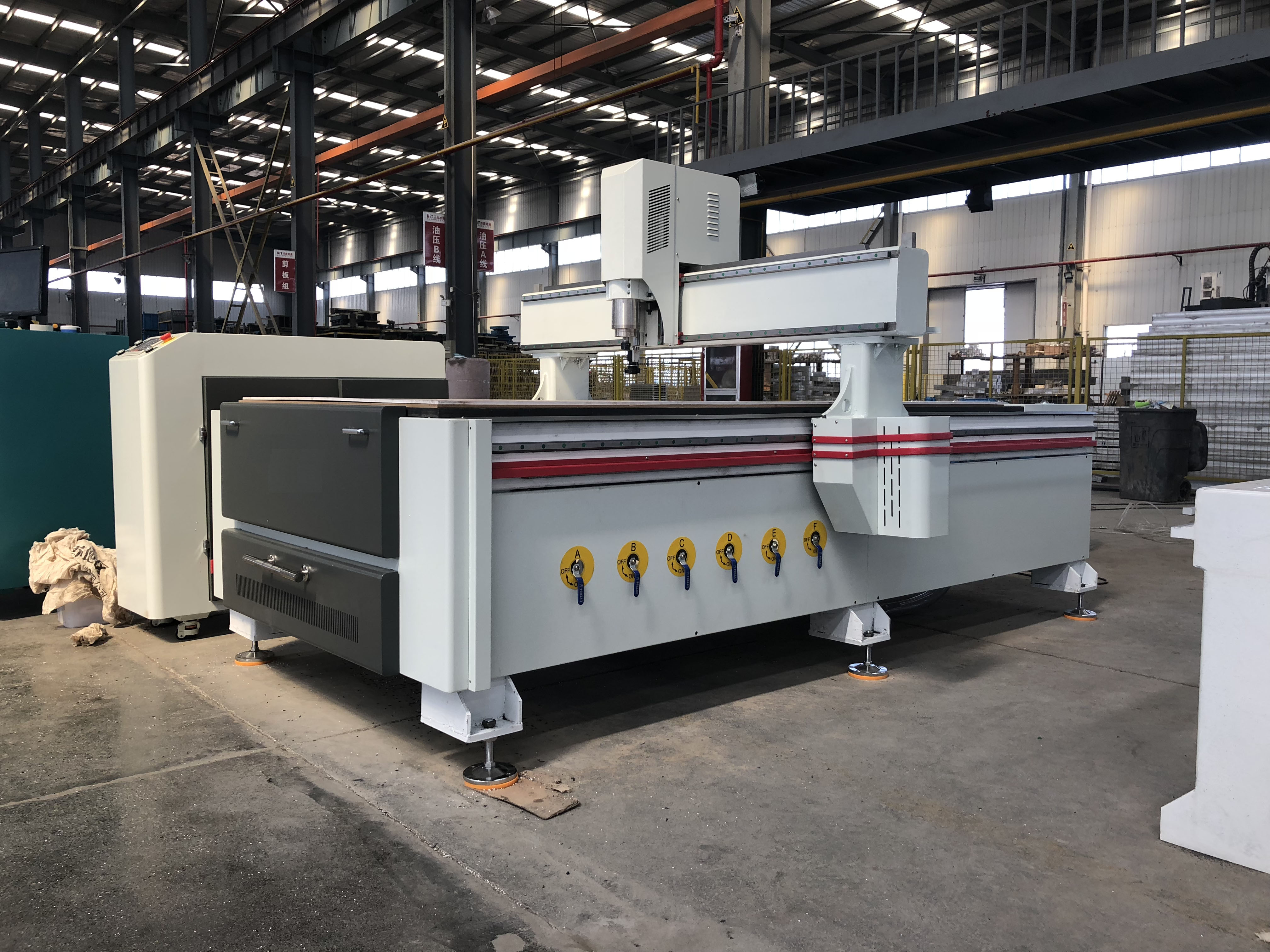 雕刻機工作原理